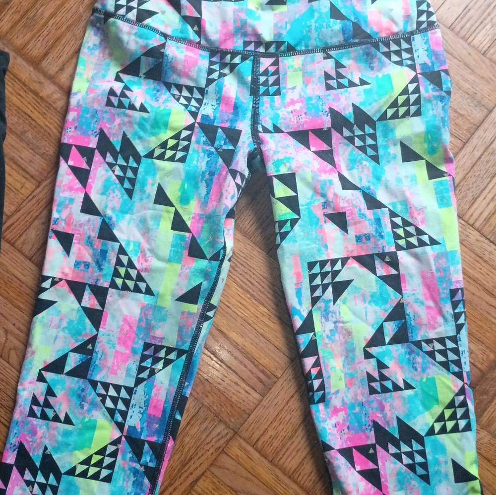 Victoria Secret Capris - Picture 4 of 7